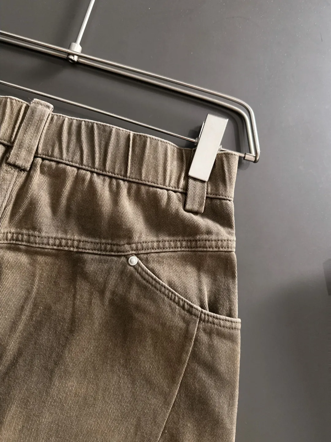 Next day shipping P360 Big Goose 2025 new autumn elastic band casual pants, thick counter-customized fabrics, high breathability and comfort, impeccable details, brand element design concept, reflecting high quality. It feels delicate and soft! It presents a casual cut and the upper body shape is great! Size: M-4XL